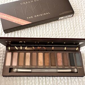 The Limited Edition Urban Decay “Original” Naked eyeshadow palette